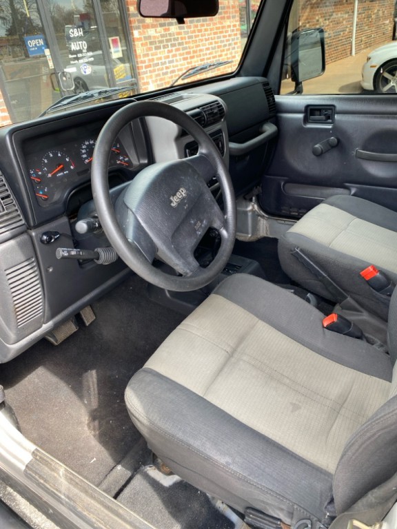 2004 Jeep Wrangler Image 5