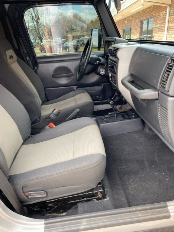 2004 Jeep Wrangler Image 6