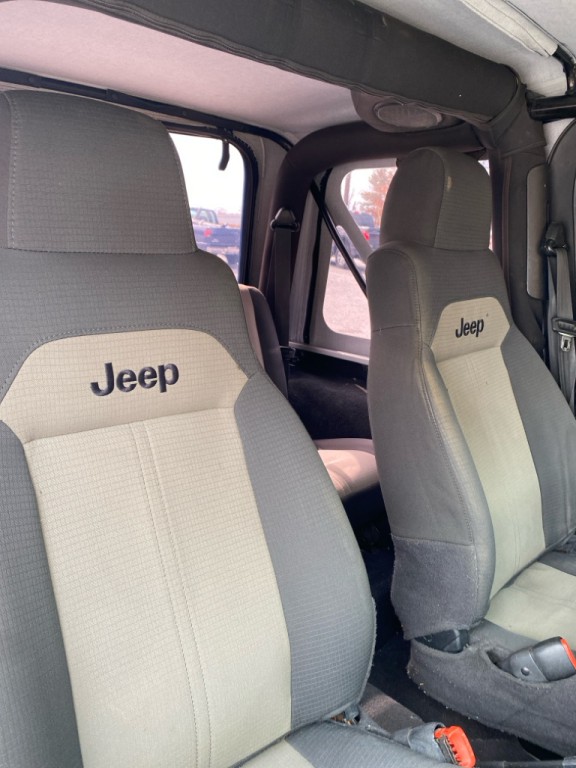 2004 Jeep Wrangler Image 8