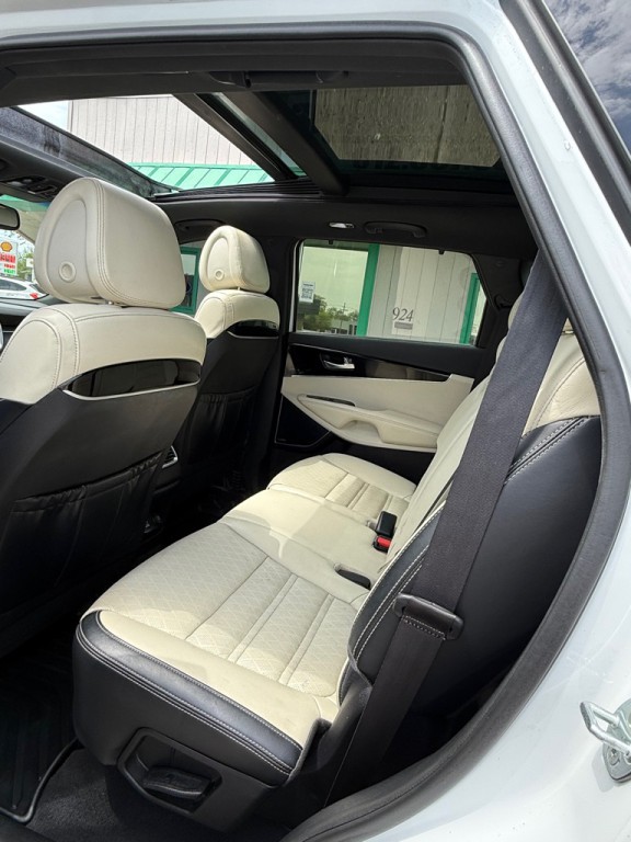 2016 Kia Sorento Image 12