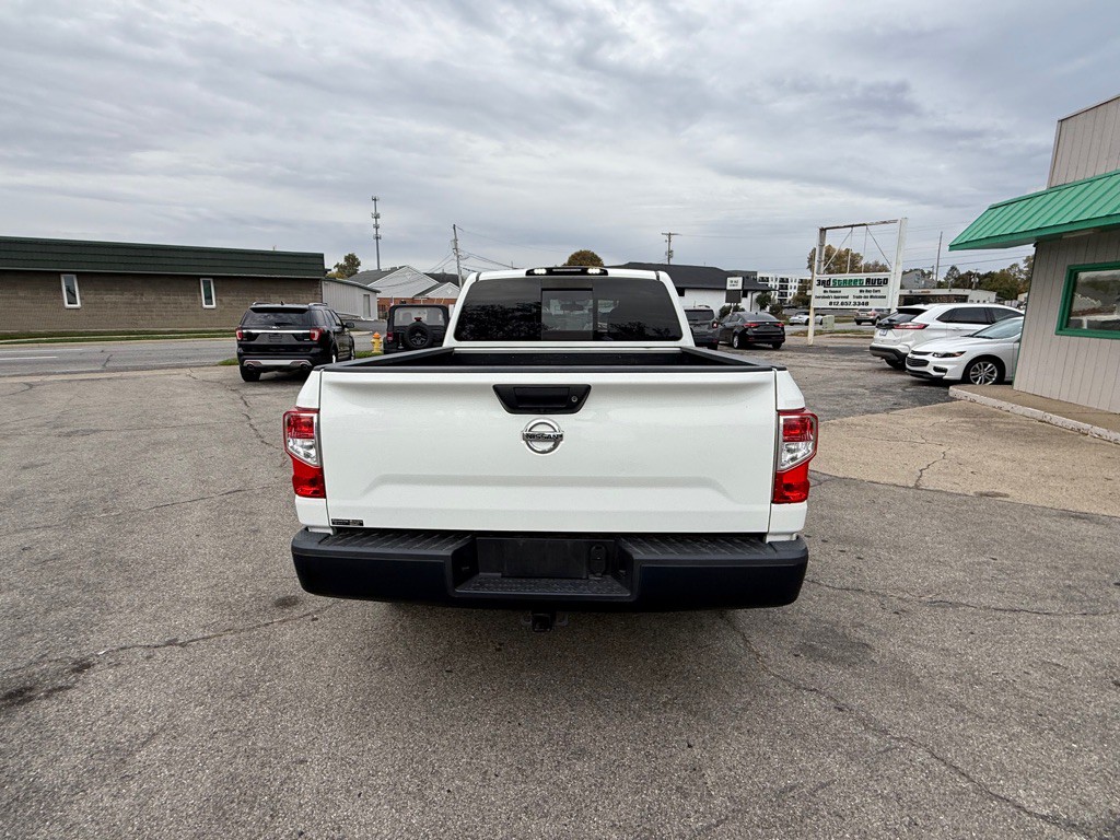 2019 Nissan Titan Image 7