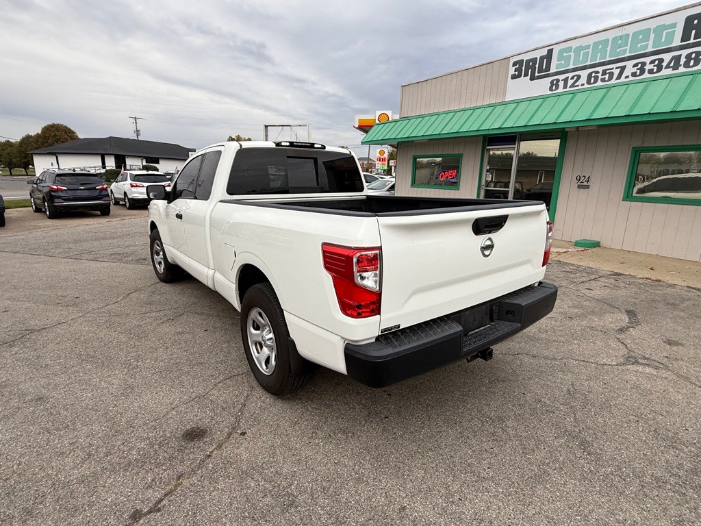 2019 Nissan Titan Image 8