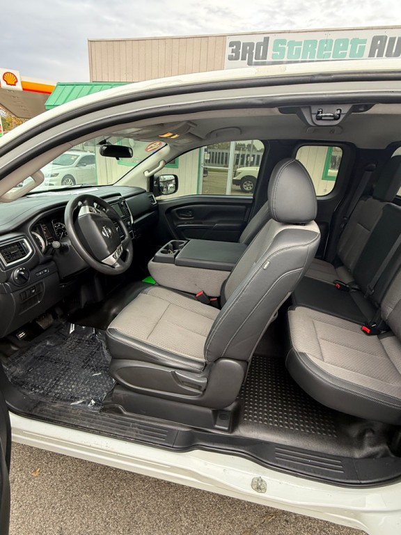 2019 Nissan Titan Image 10