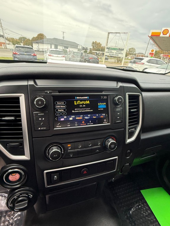 2019 Nissan Titan Image 11