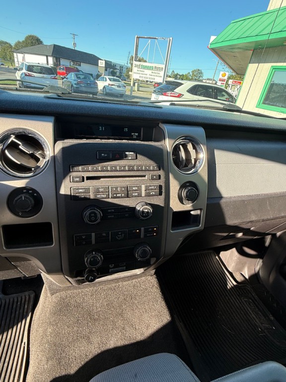 2011 Ford F-150 Image 12