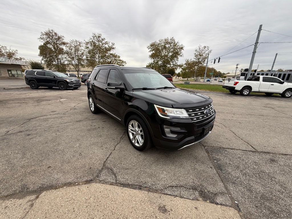 2017 Ford Explorer Image 4
