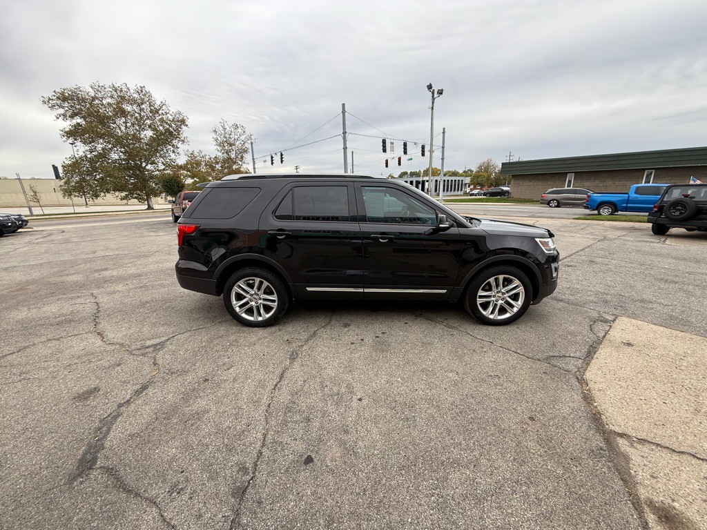 2017 Ford Explorer Image 5
