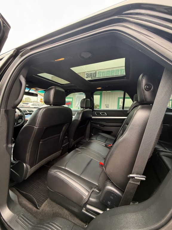 2017 Ford Explorer Image 10