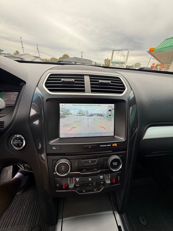 2017 Ford Explorer Image 14