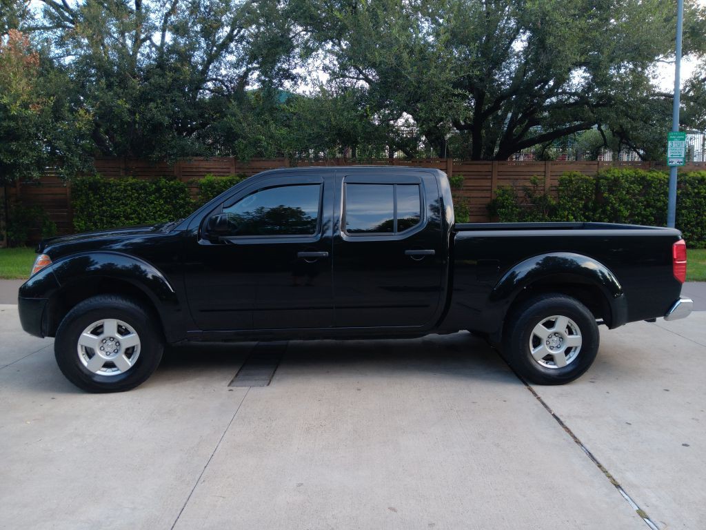 2016 Nissan Frontier Image 2