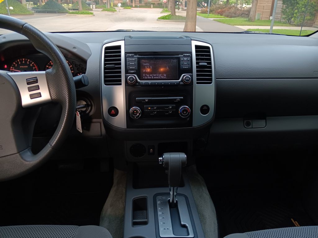 2016 Nissan Frontier Image 13