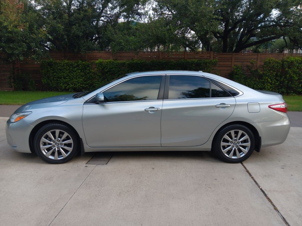 2015 Toyota Camry Image 2