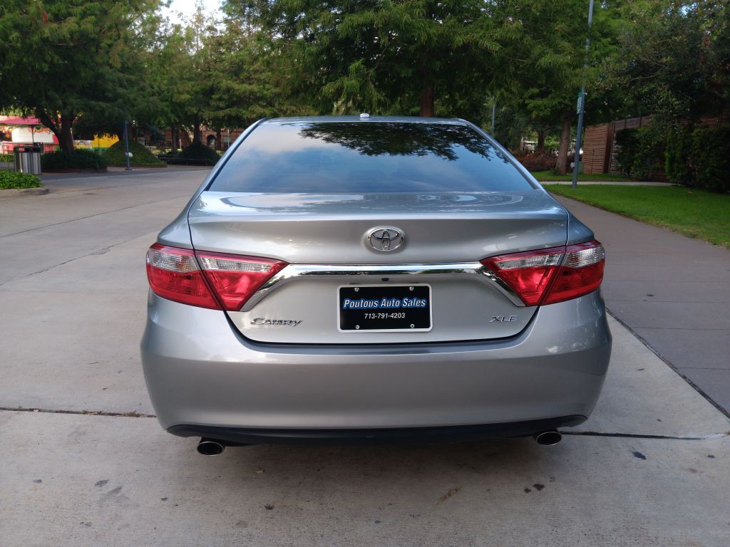 2015 Toyota Camry Image 4