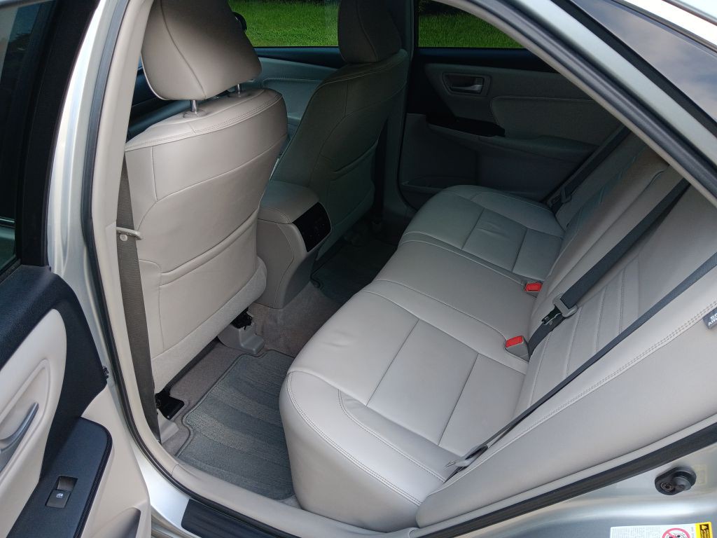 2015 Toyota Camry Image 10