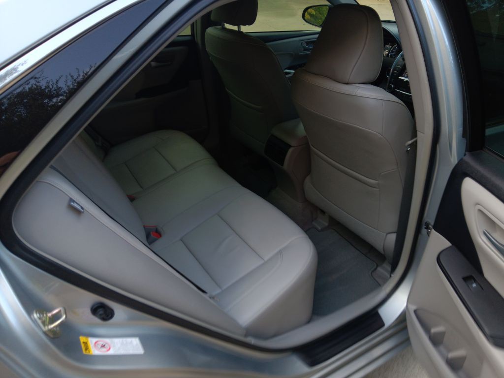 2015 Toyota Camry Image 11