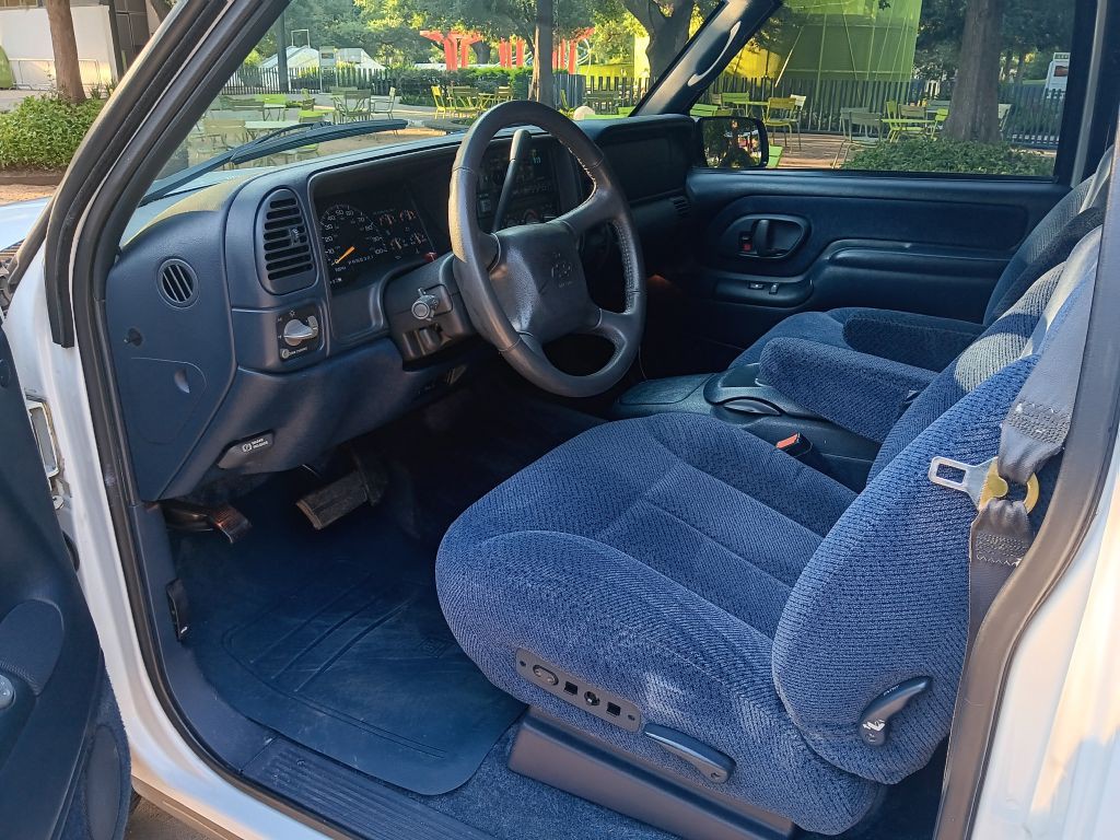 1999 Chevrolet Tahoe Image 9