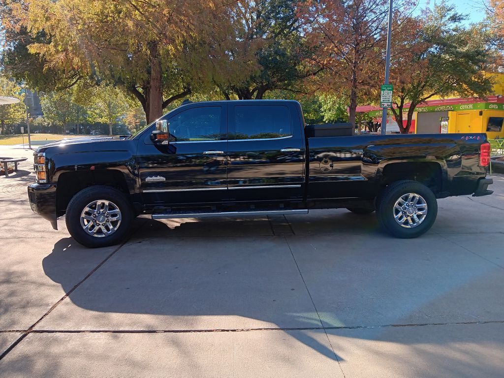 2018 Chevrolet Silverado 1500 Image 2
