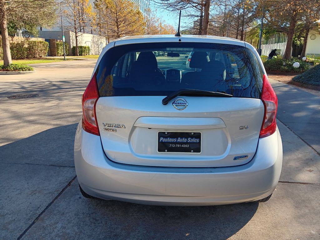 2016 Nissan Versa Image 4