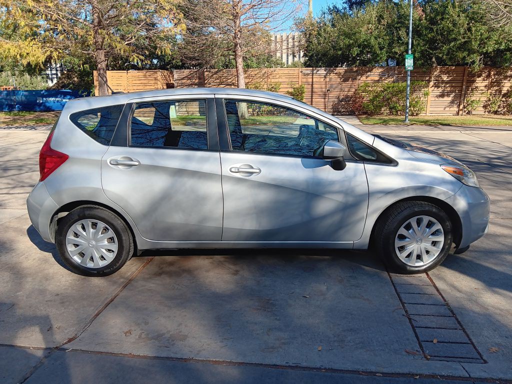 2016 Nissan Versa Image 6