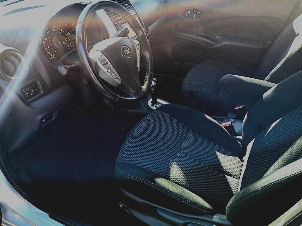 2016 Nissan Versa Image 9