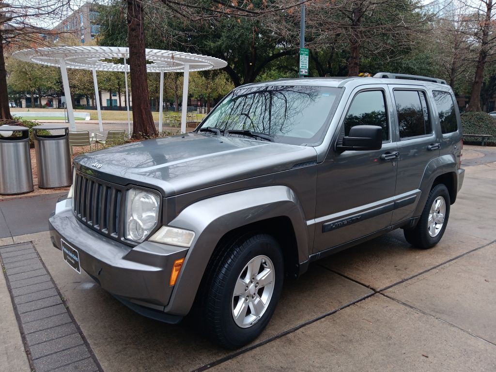 2012 Jeep Liberty Image 1