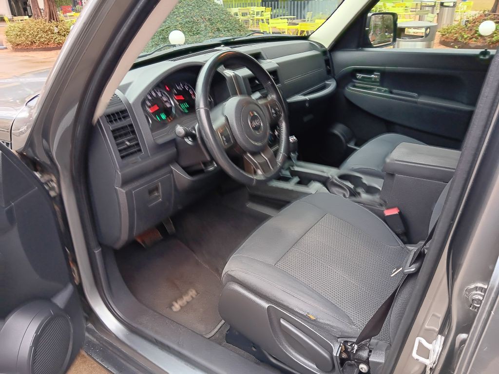 2012 Jeep Liberty Image 9