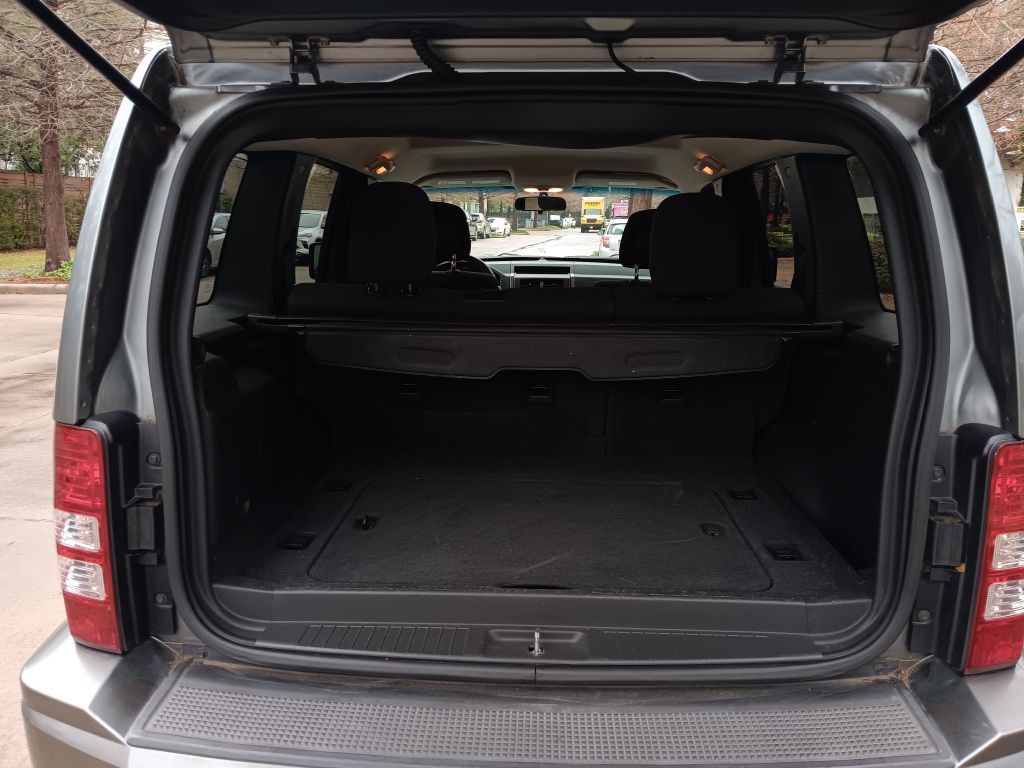 2012 Jeep Liberty Image 11