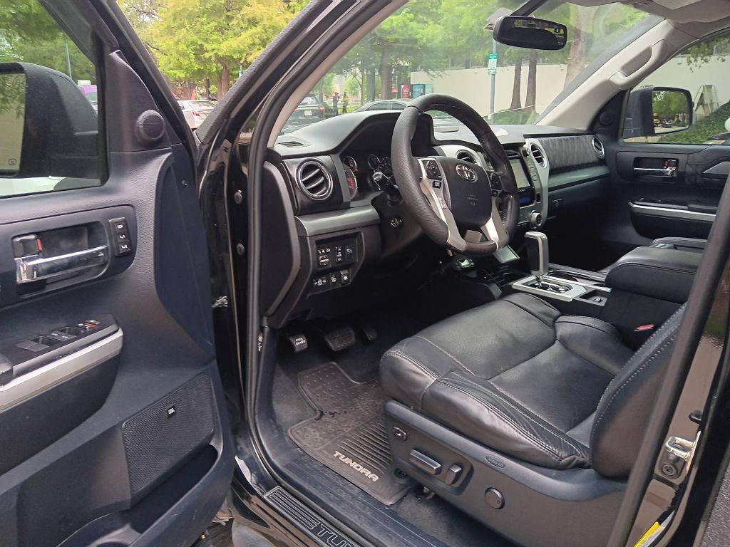 2015 Toyota Tundra Image 9
