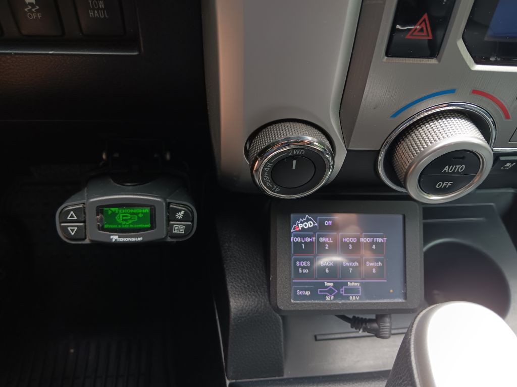 2015 Toyota Tundra Image 17