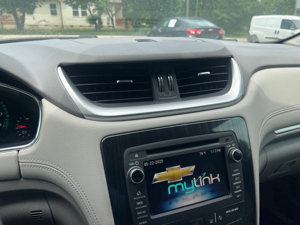2015 Chevrolet Traverse Image 16