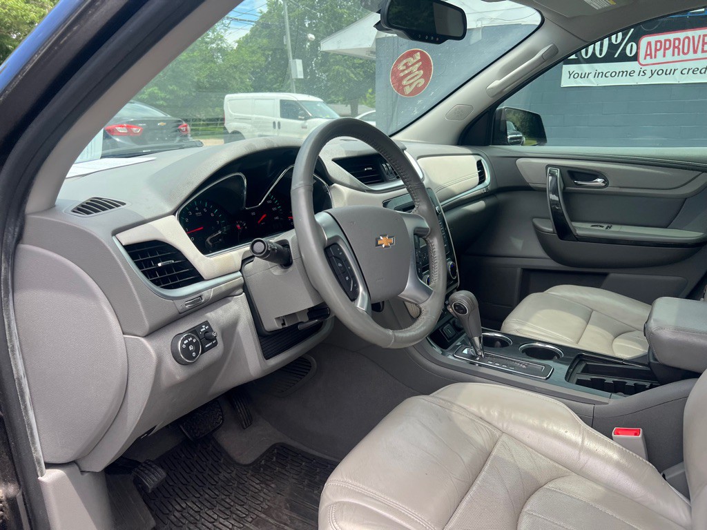 2015 Chevrolet Traverse Image 28