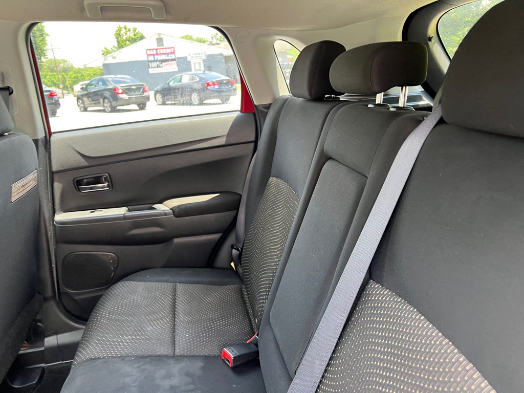 2016 Mitsubishi Outlander Image 86