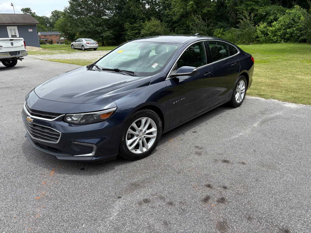 2018 Chevrolet Malibu Image 2