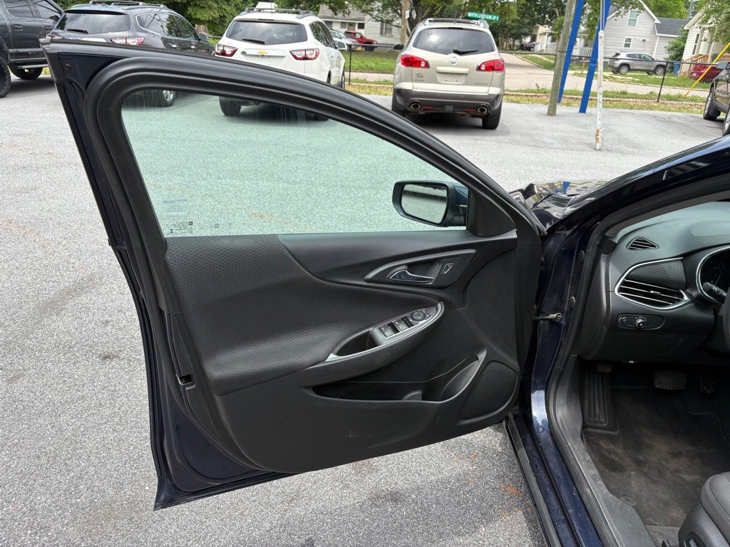 2018 Chevrolet Malibu Image 22