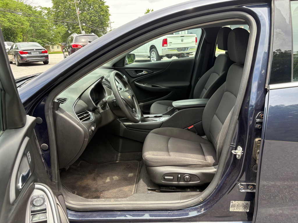 2018 Chevrolet Malibu Image 24