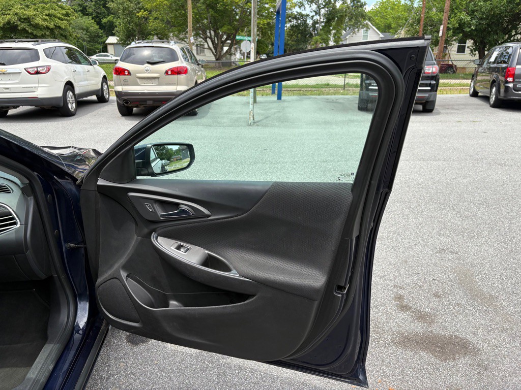 2018 Chevrolet Malibu Image 25