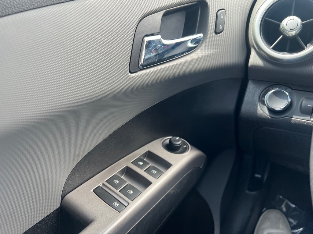 2019 Chevrolet Sonic Image 24
