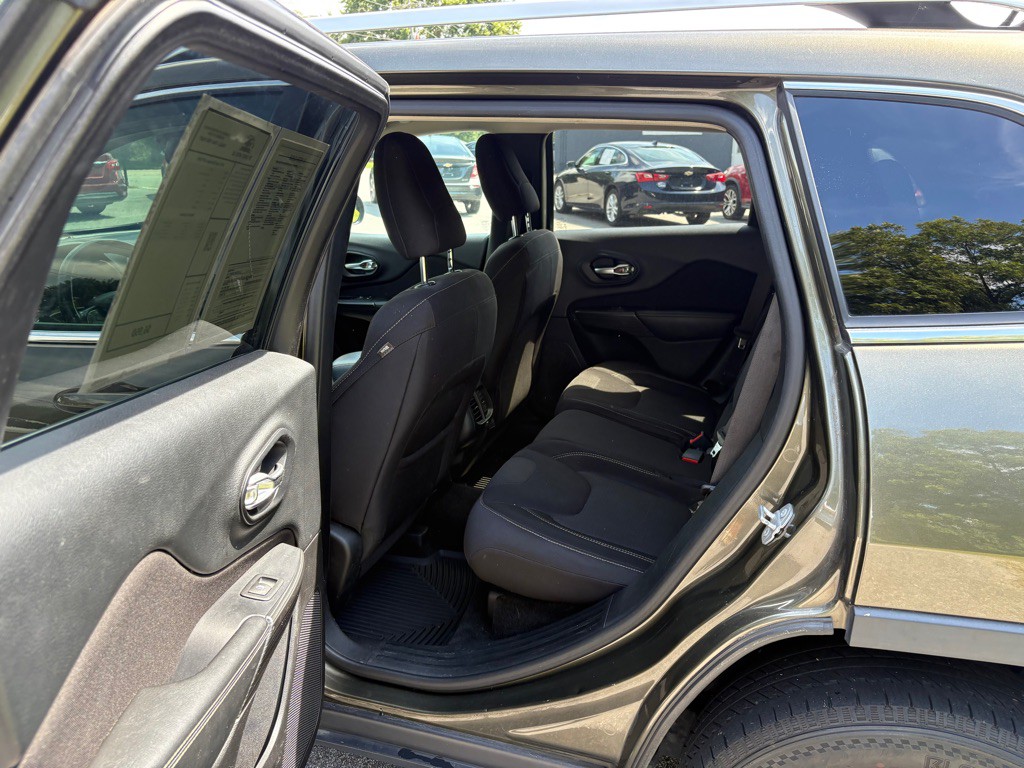 2015 Jeep Cherokee Image 50