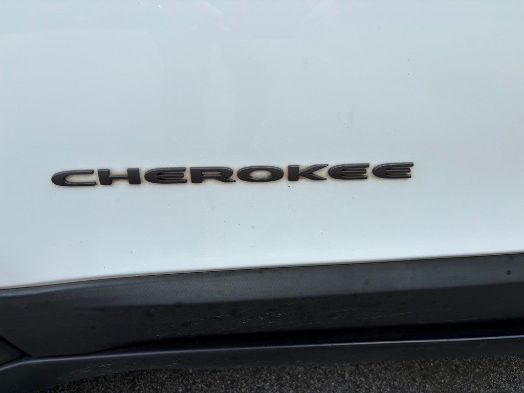 2015 Jeep Cherokee Image 68