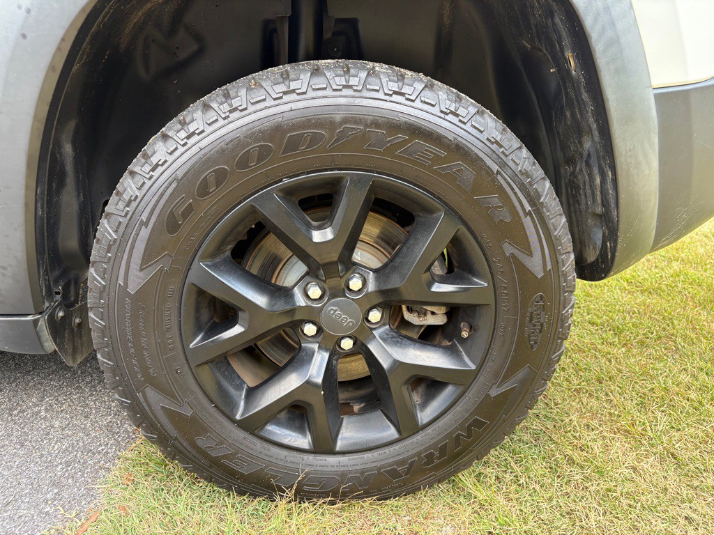 2015 Jeep Cherokee Image 71