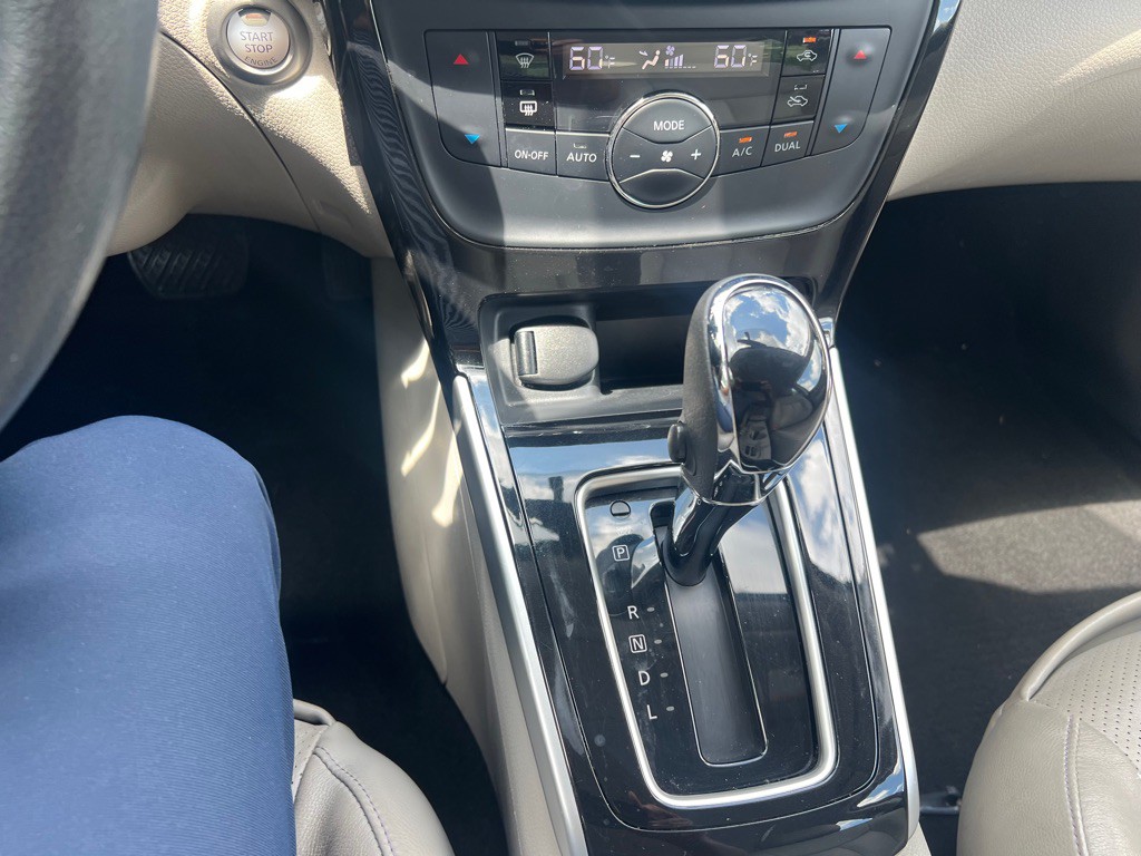 2016 Nissan Sentra Image 13