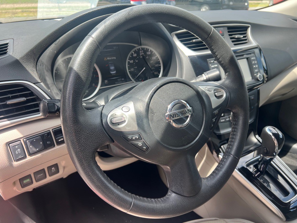 2016 Nissan Sentra Image 16