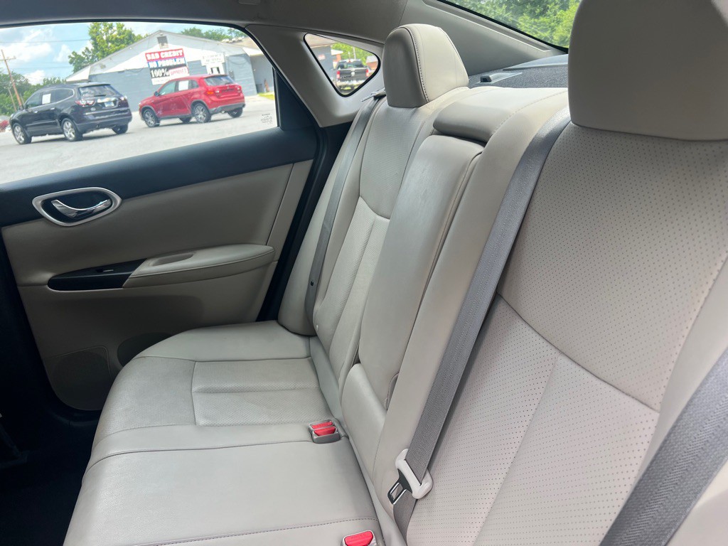 2016 Nissan Sentra Image 26