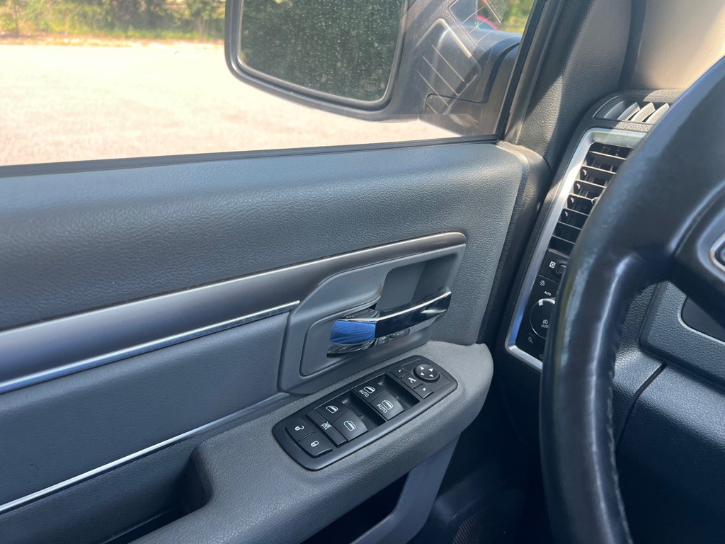 2016 RAM 1500 Image 31