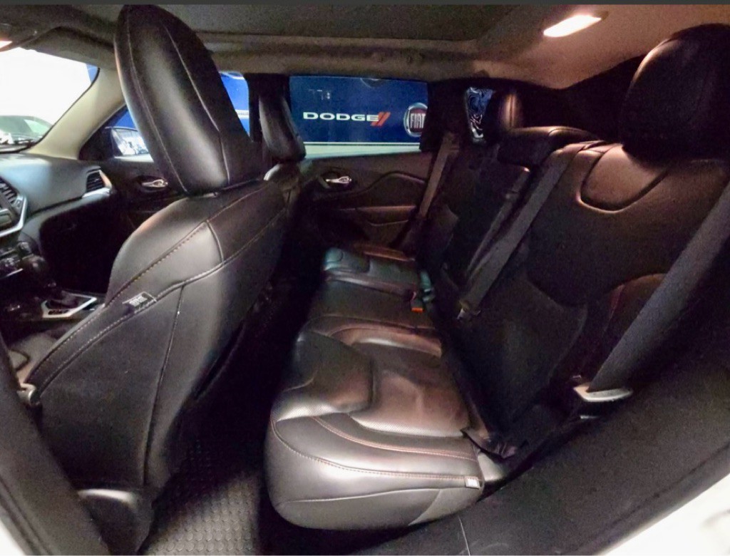 2017 Jeep Cherokee Image 13