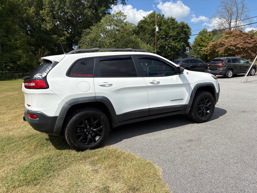 2017 Jeep Cherokee Image 10