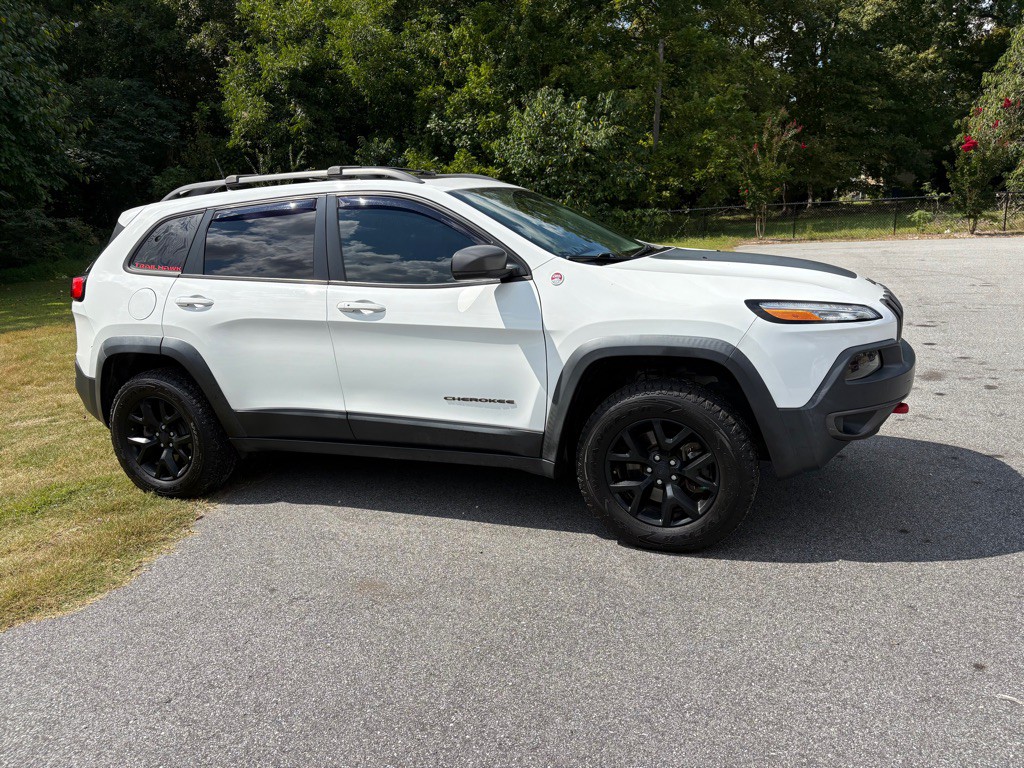2017 Jeep Cherokee Image 12