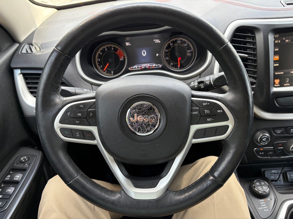 2017 Jeep Cherokee Image 15