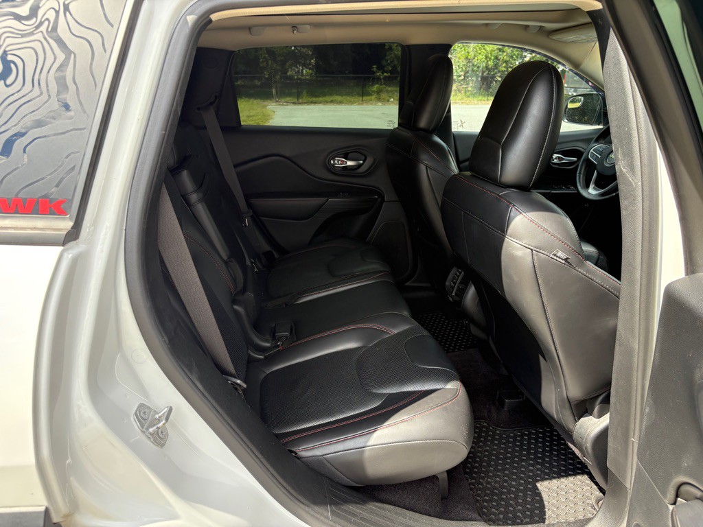 2017 Jeep Cherokee Image 28
