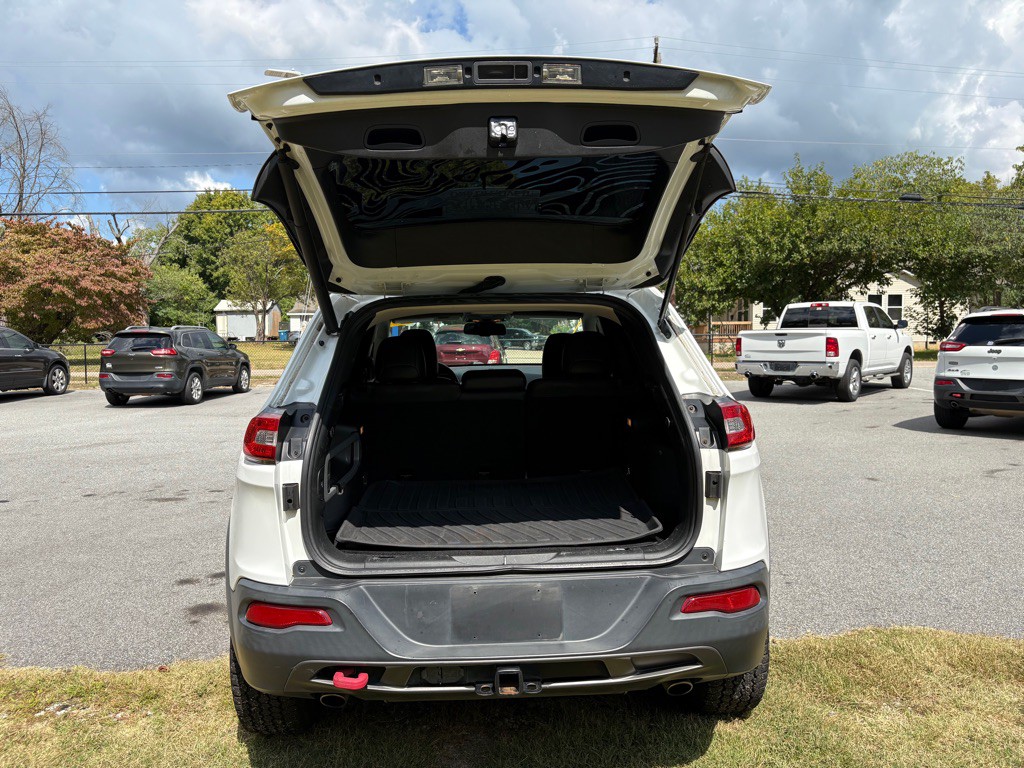 2017 Jeep Cherokee Image 30